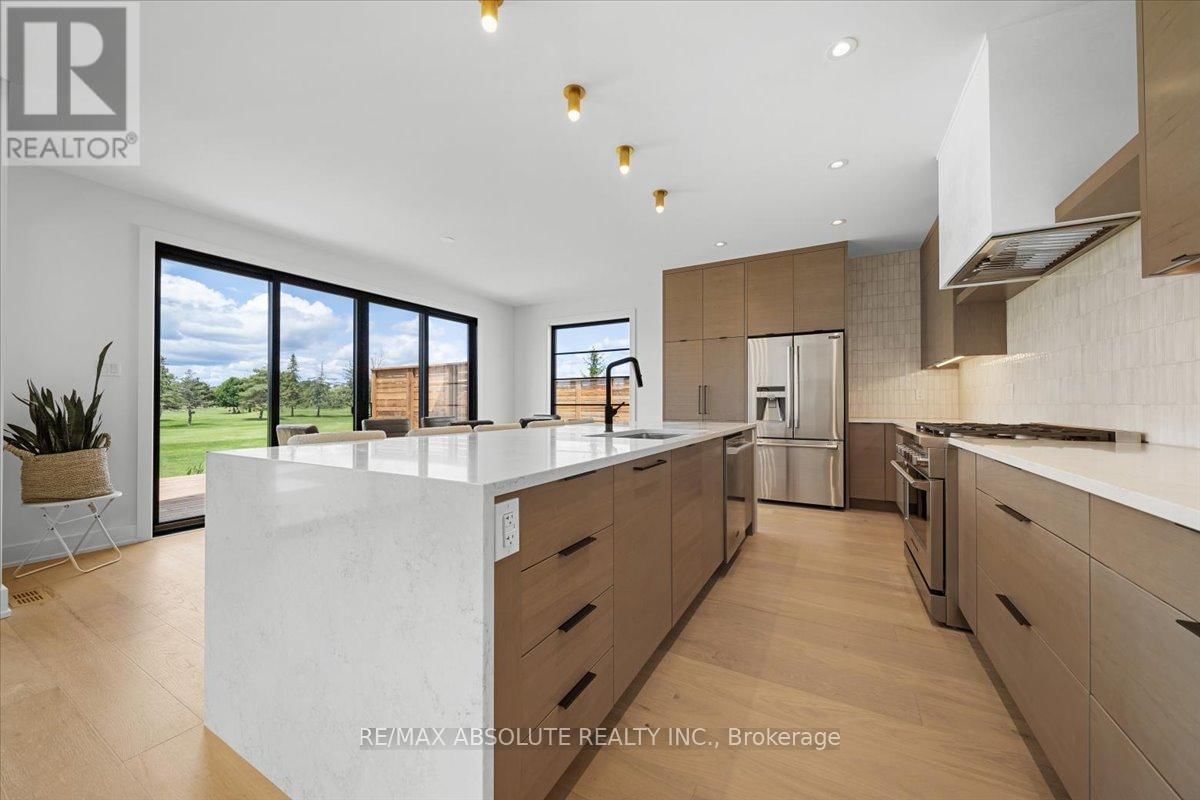 15 TRAILWAY CIRCLE Image 17