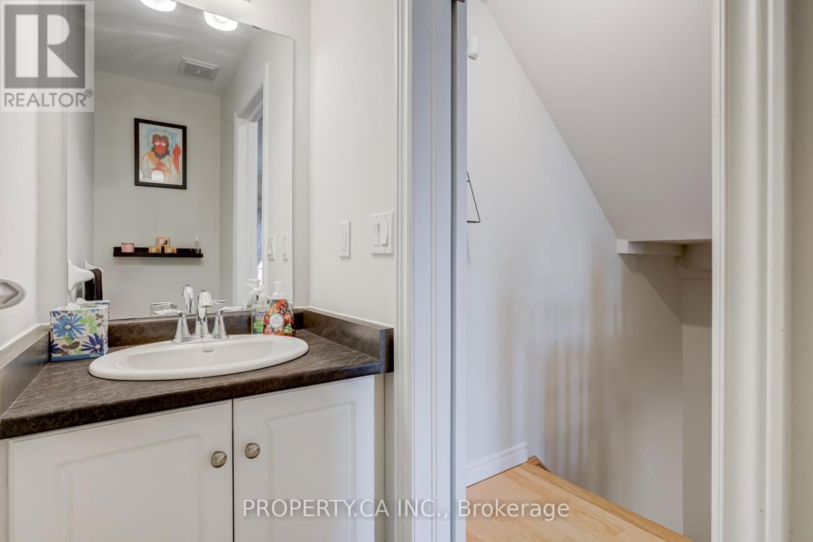 6 - 11 STOCKBRIDGE GARDENS Image 14