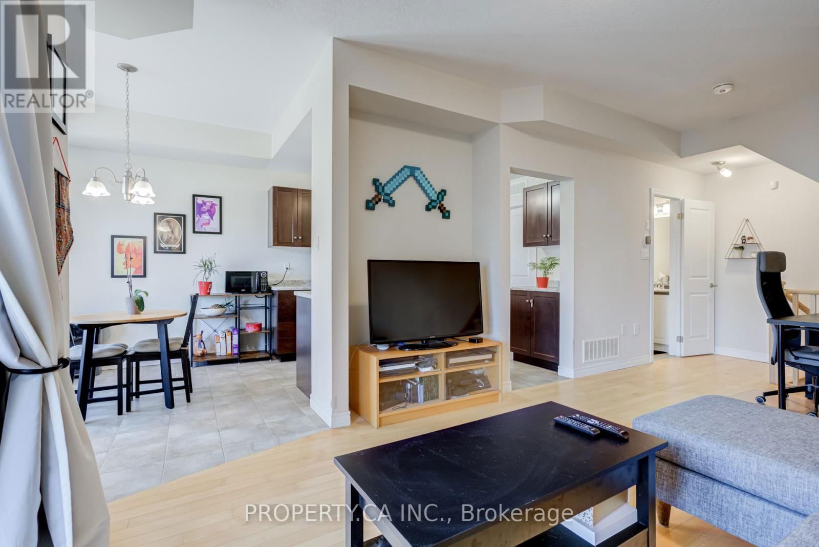 6 - 11 STOCKBRIDGE GARDENS Image 9