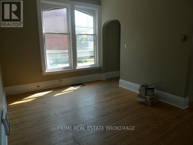 202 SYDENHAM STREET Image 13