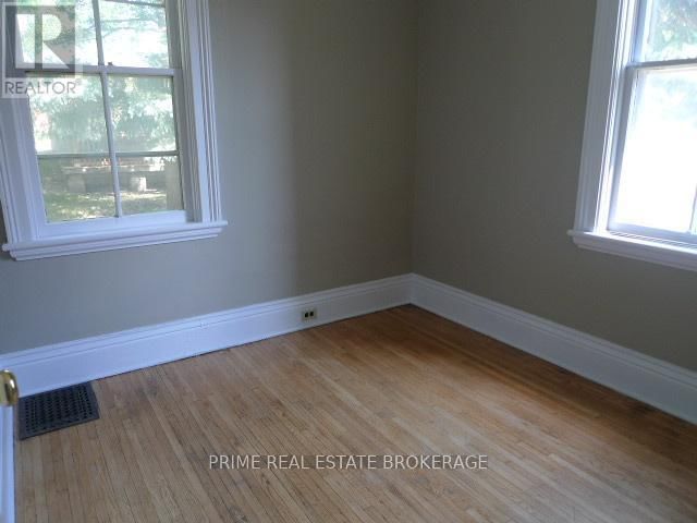 202 SYDENHAM STREET Image 4