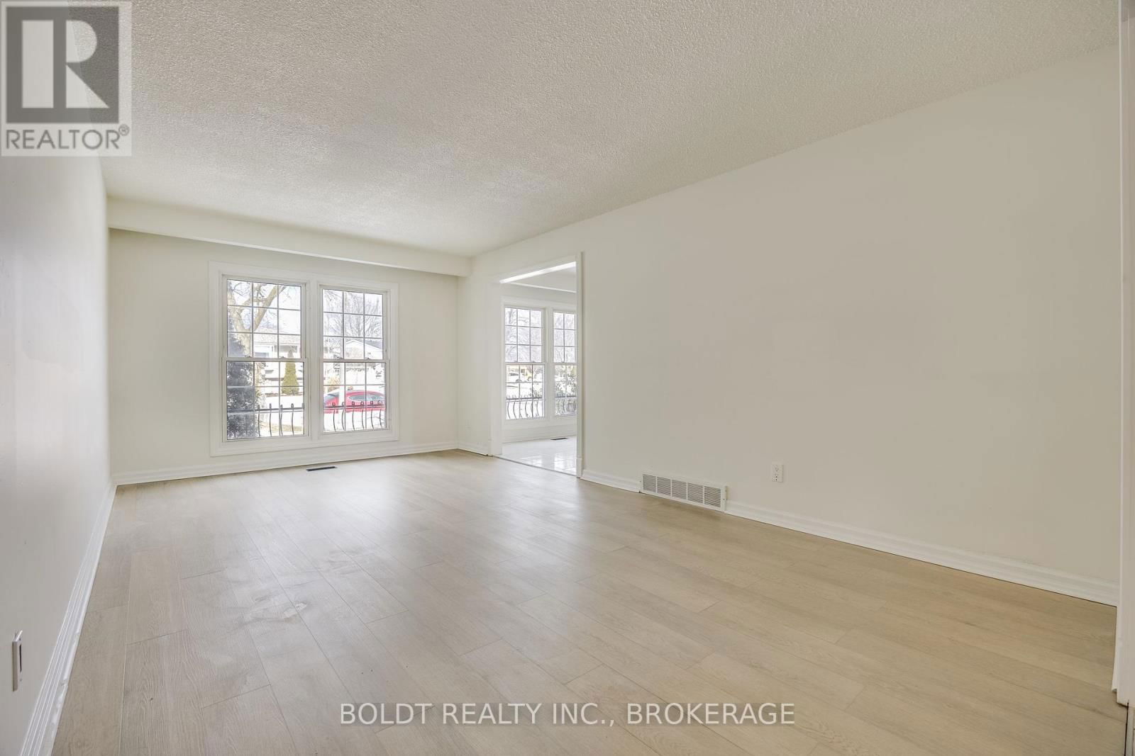 14 JEANETTE DRIVE Image 10