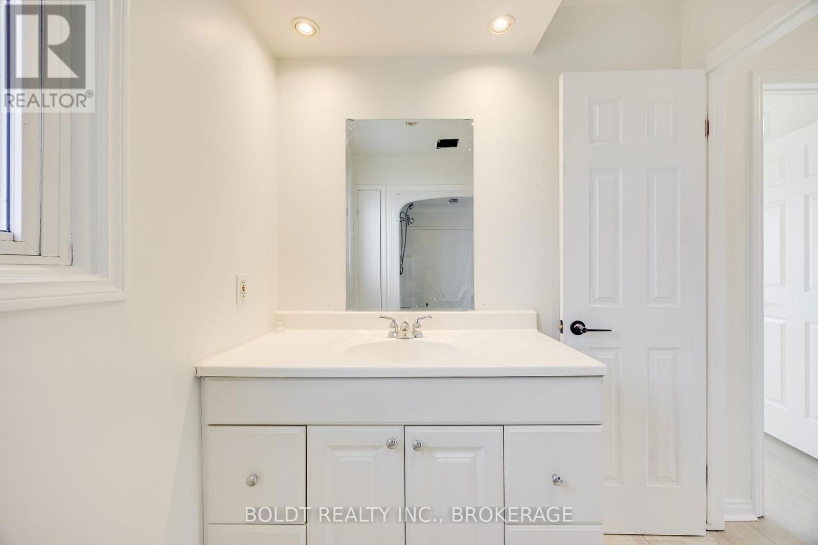 14 JEANETTE DRIVE Image 11