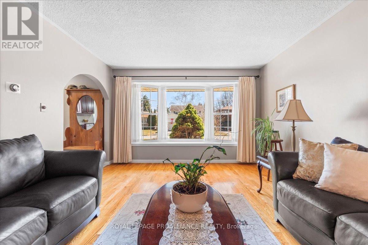 14 BRIARWOOD CRESCENT Image 12