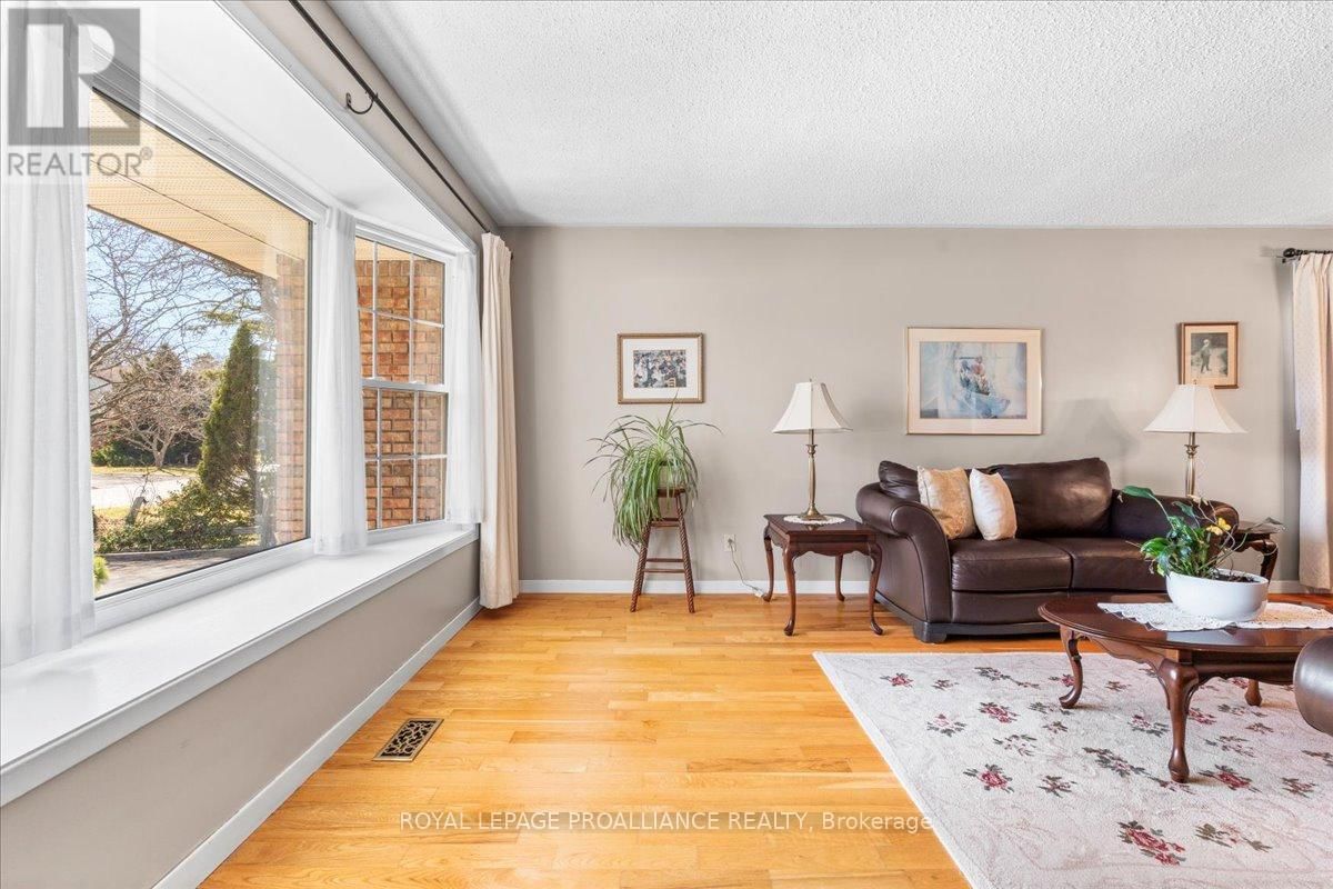 14 BRIARWOOD CRESCENT Image 9