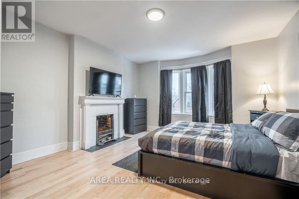 462-464 KING STREET WEST Image 16