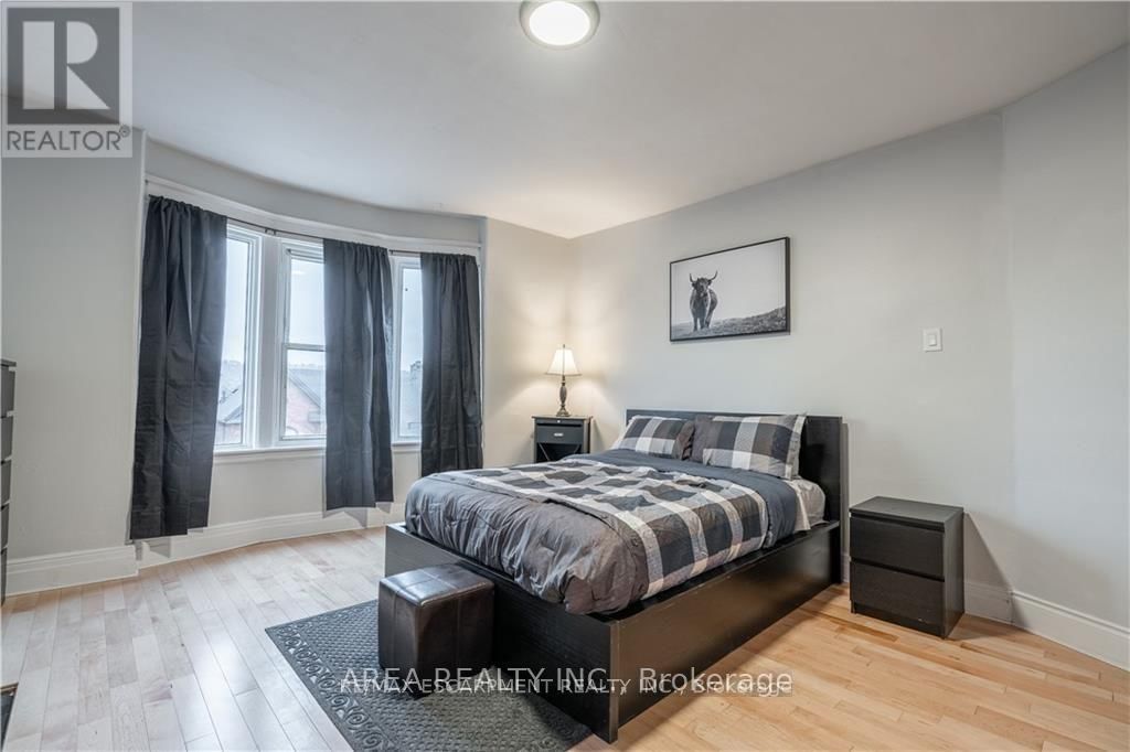 462-464 KING STREET WEST Image 17