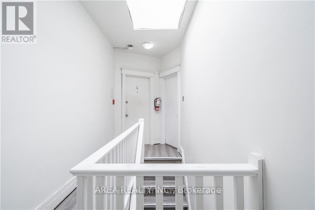 462-464 KING STREET WEST Image 20