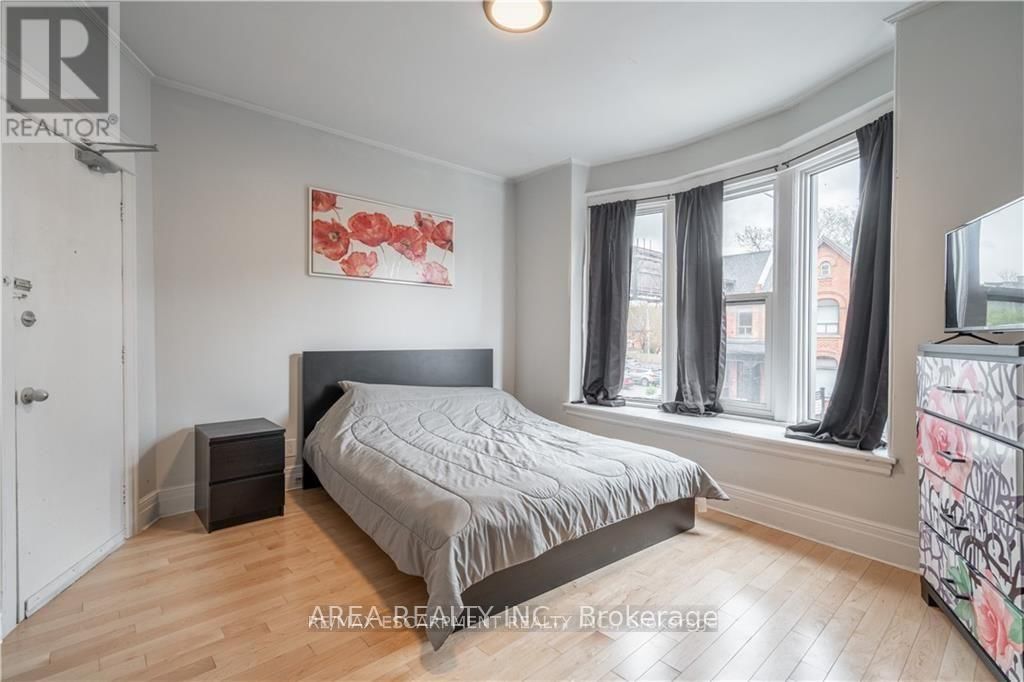 462-464 KING STREET WEST Image 25