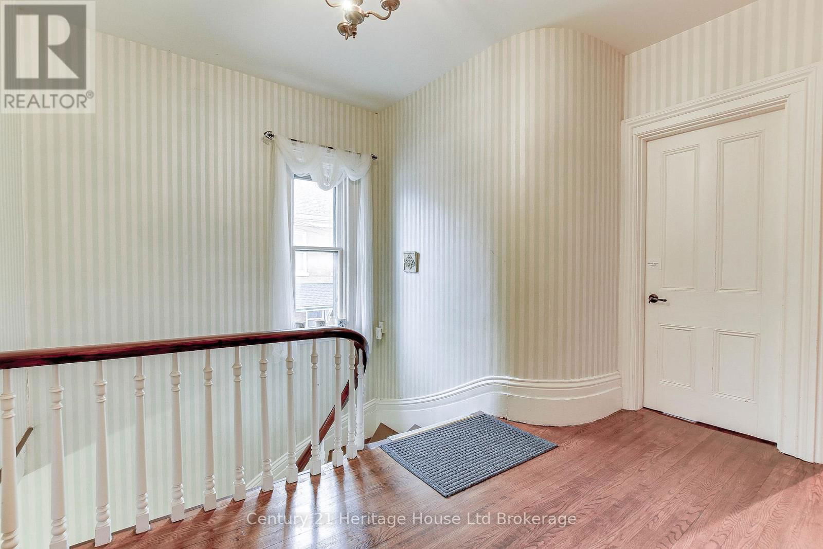 607 PRINCESS STREET Image 15