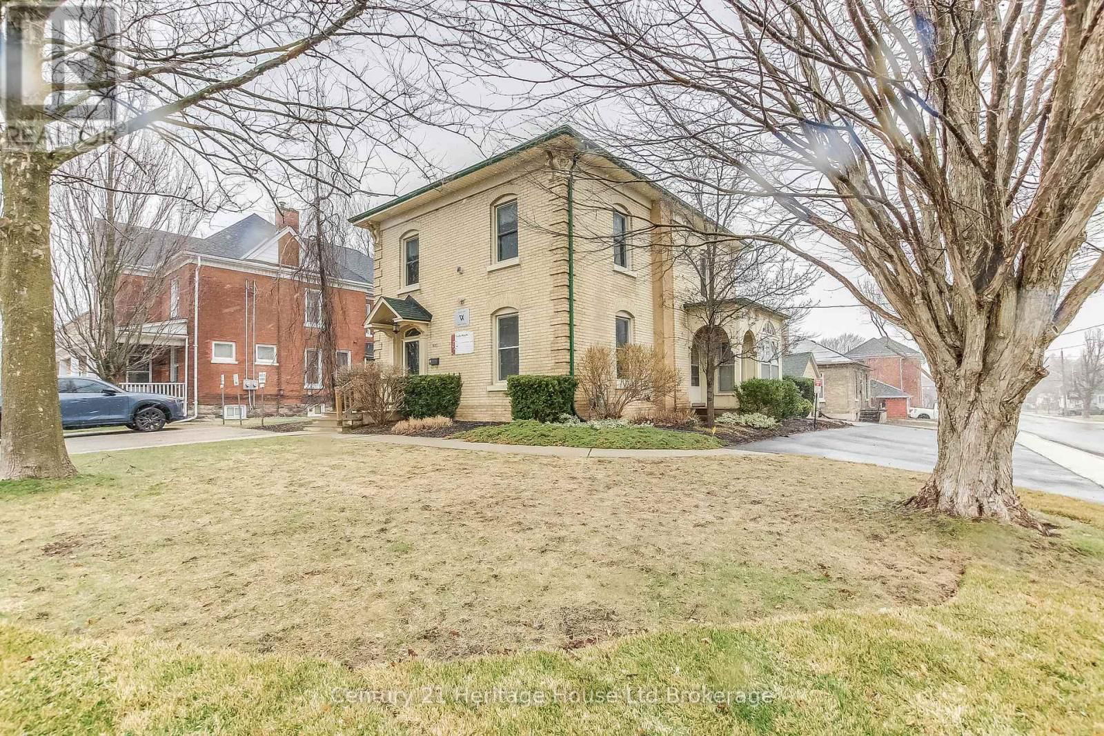 607 PRINCESS STREET Image 2