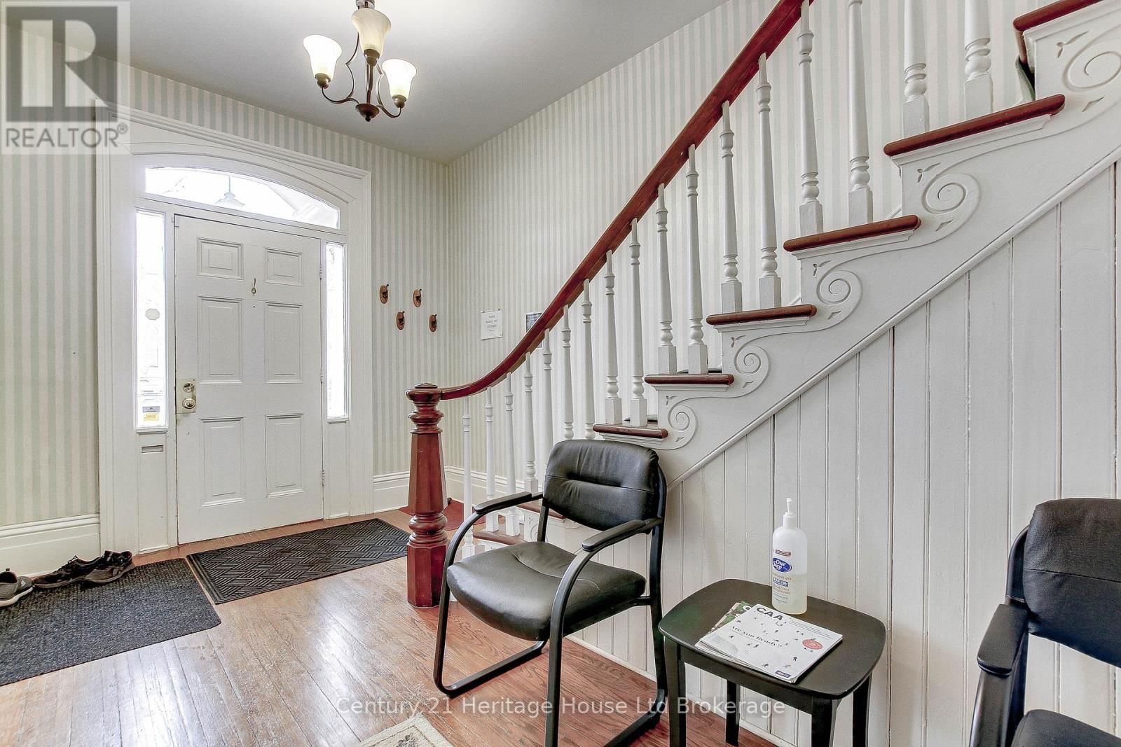 607 PRINCESS STREET Image 3
