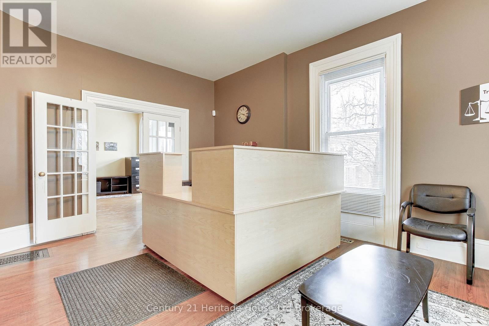607 PRINCESS STREET Image 6
