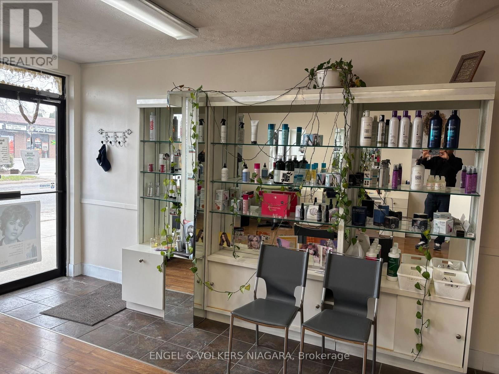6120 DUNN STREET Image 4