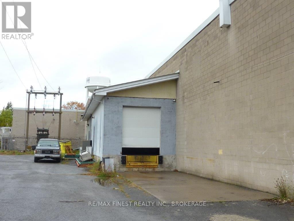 9 - 108 DAIRY AVENUE Image 2