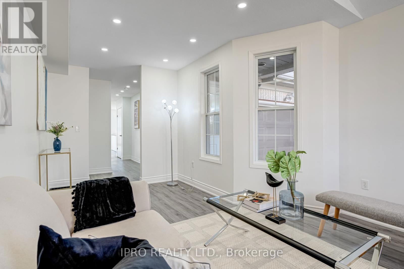 552 DANSBURY DRIVE Image 10