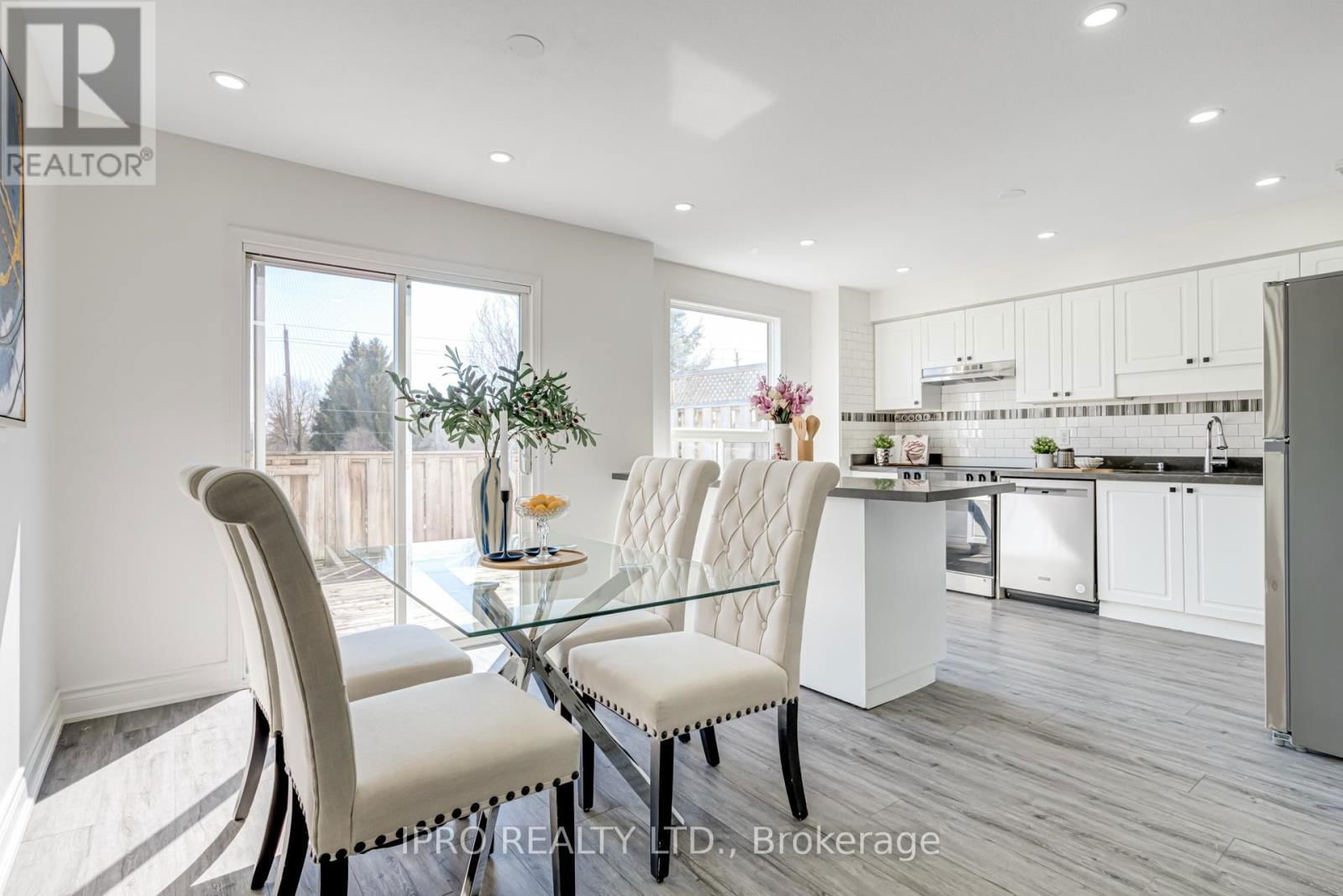 552 DANSBURY DRIVE Image 13