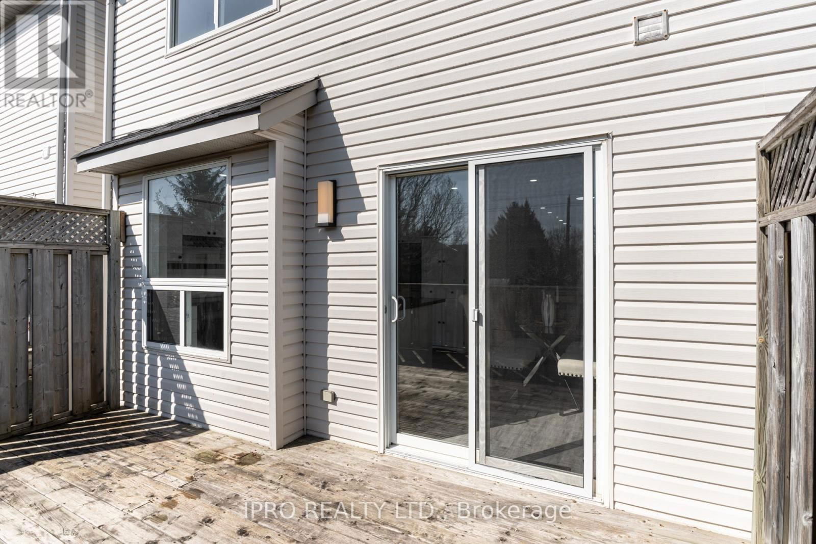 552 DANSBURY DRIVE Image 20