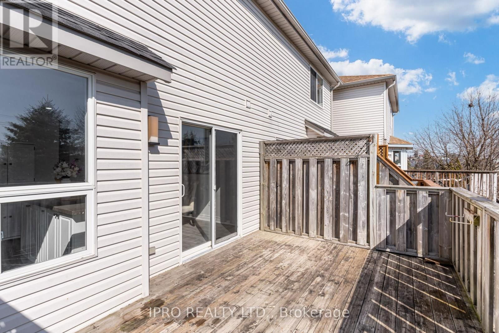 552 DANSBURY DRIVE Image 22