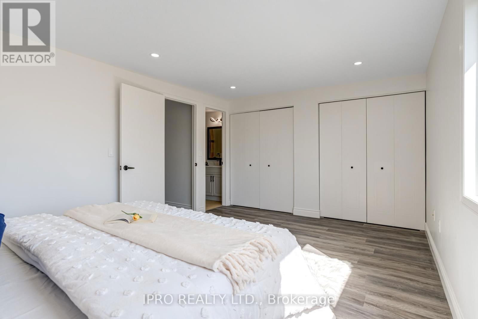 552 DANSBURY DRIVE Image 33