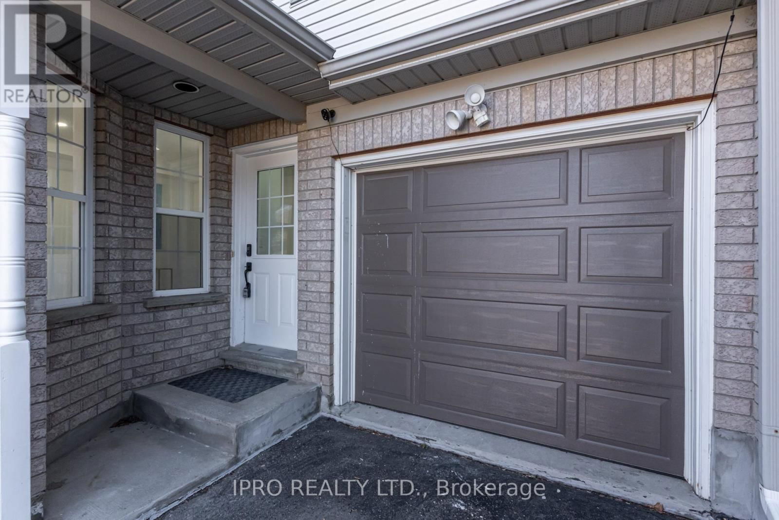 552 DANSBURY DRIVE Image 4