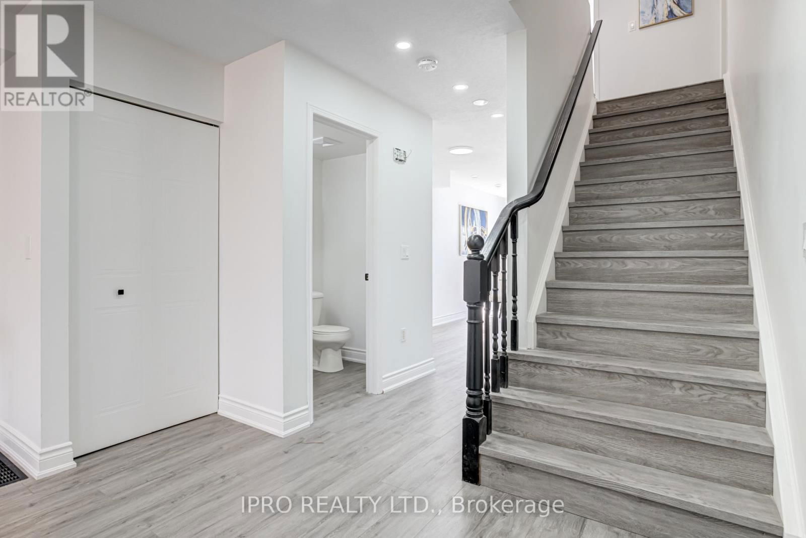552 DANSBURY DRIVE Image 6