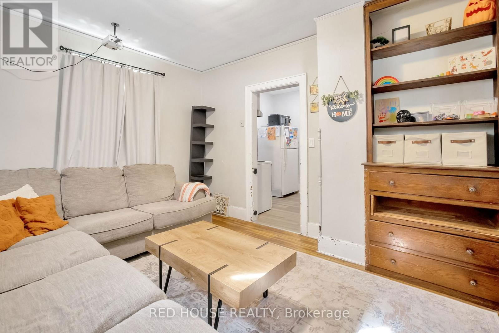 531 MCEWAN AVENUE EAST Image 3