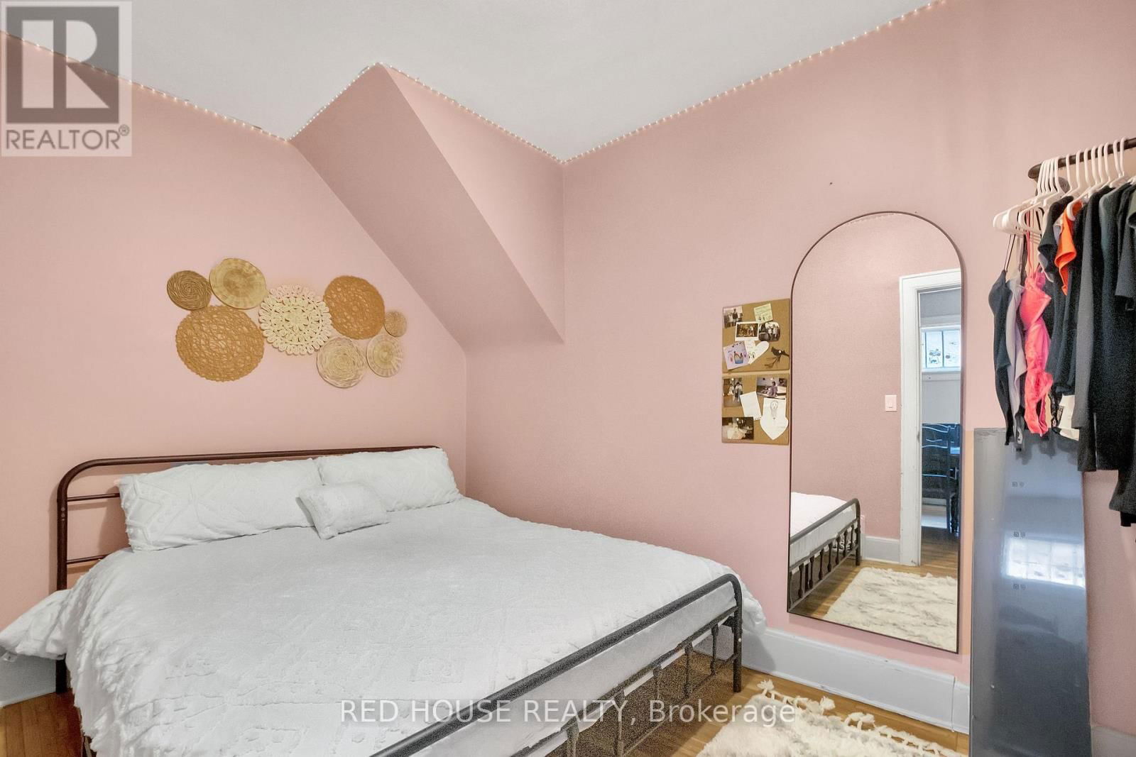 531 MCEWAN AVENUE EAST Image 8