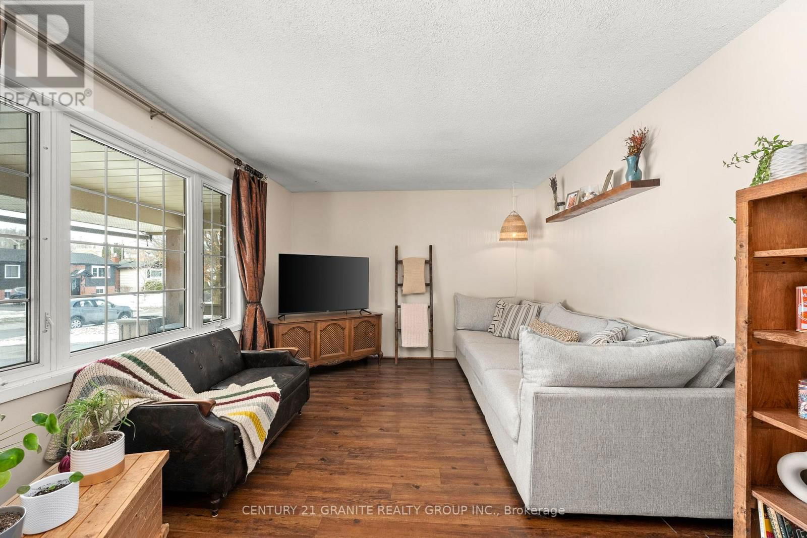 1767 REDWOOD DRIVE Image 2