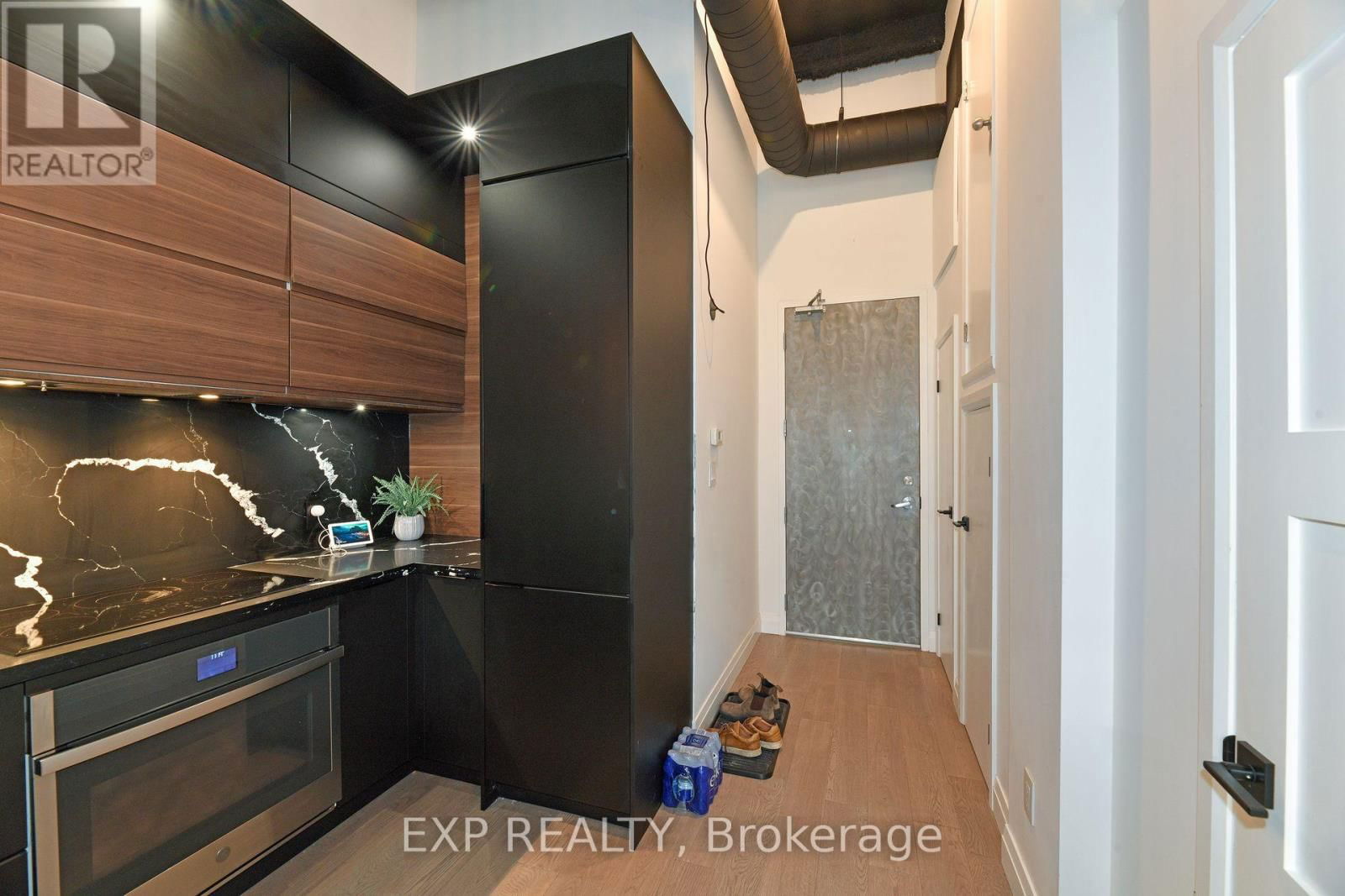 204 - 11 REBECCA STREET Image 18