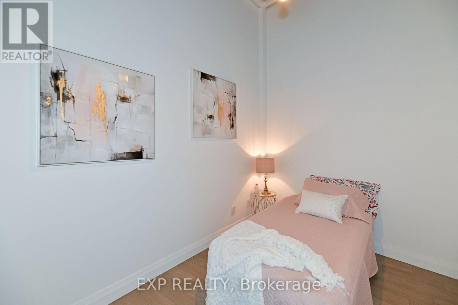 204 - 11 REBECCA STREET Image 26
