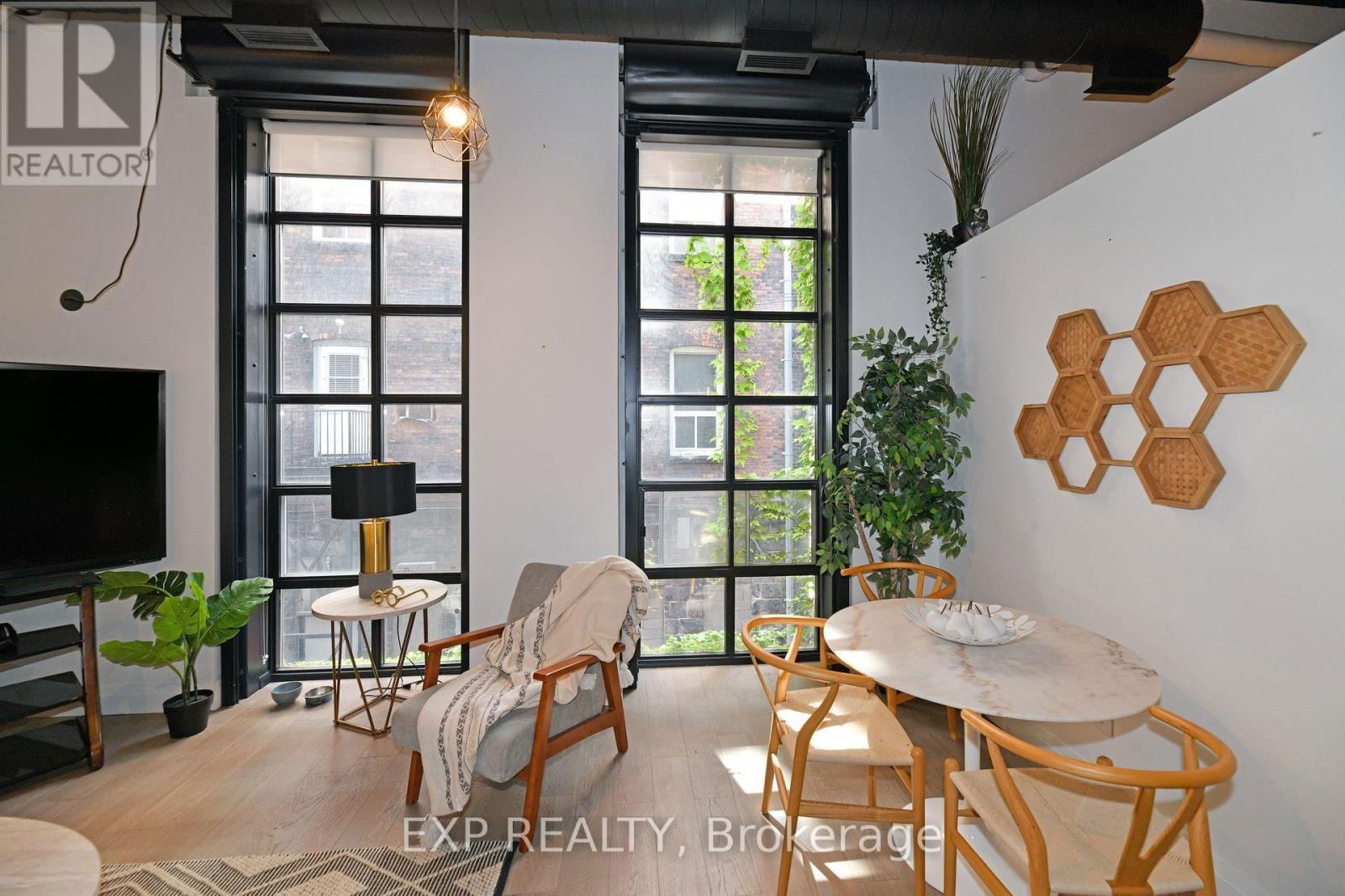 204 - 11 REBECCA STREET Image 6