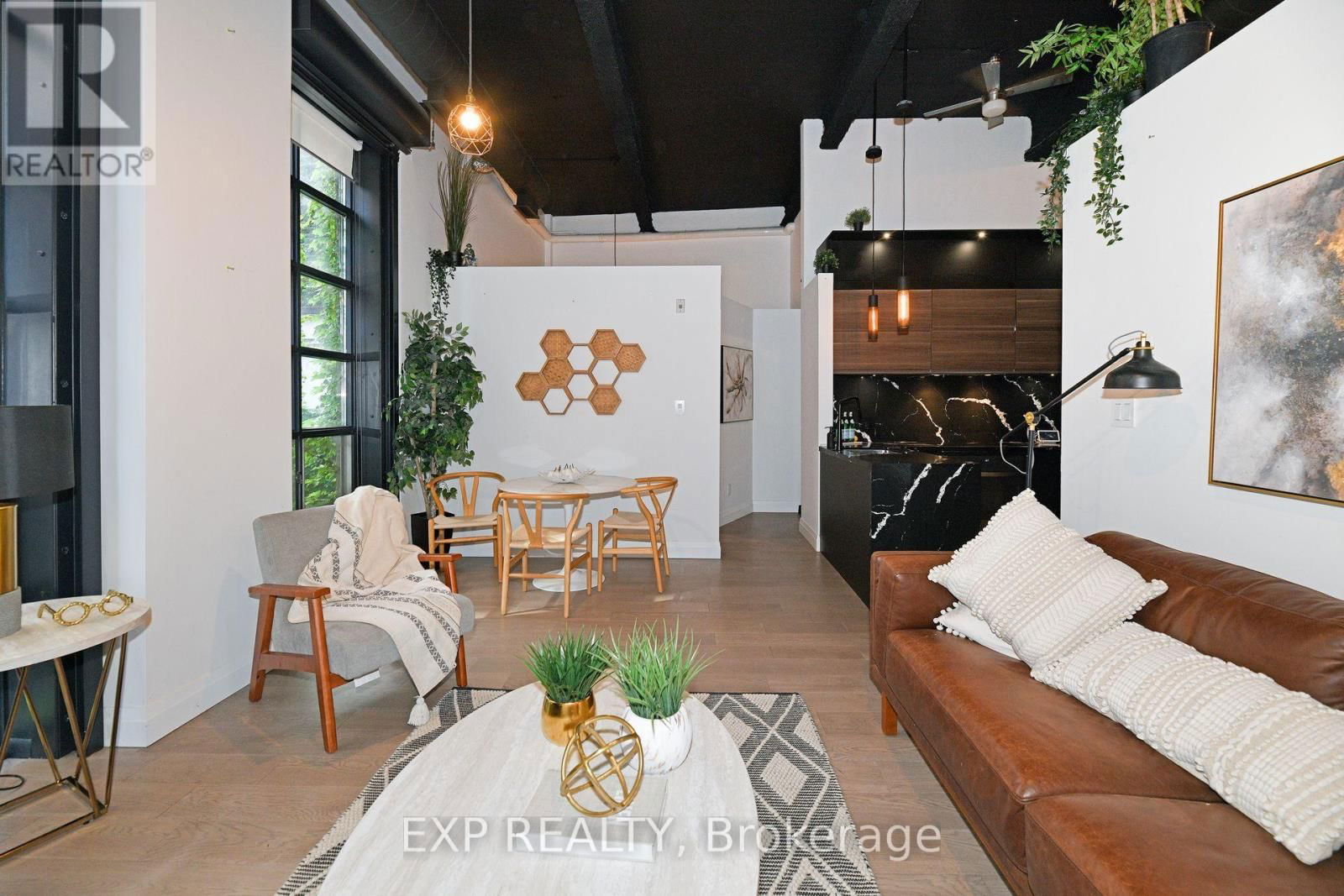 204 - 11 REBECCA STREET Image 9