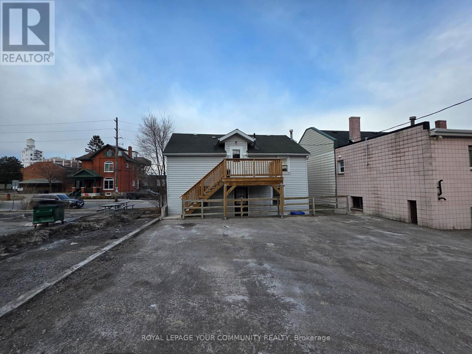 381 QUEEN STREET Image 2