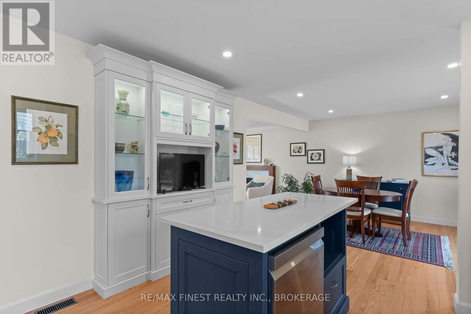 281 WELBORNE AVENUE Image 21