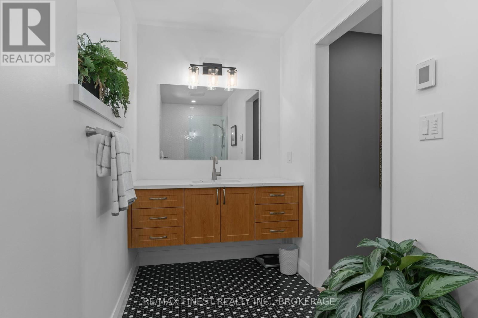 281 WELBORNE AVENUE Image 38