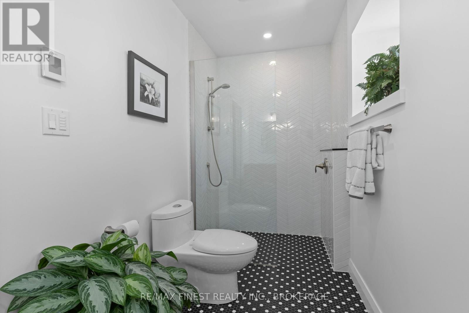 281 WELBORNE AVENUE Image 39
