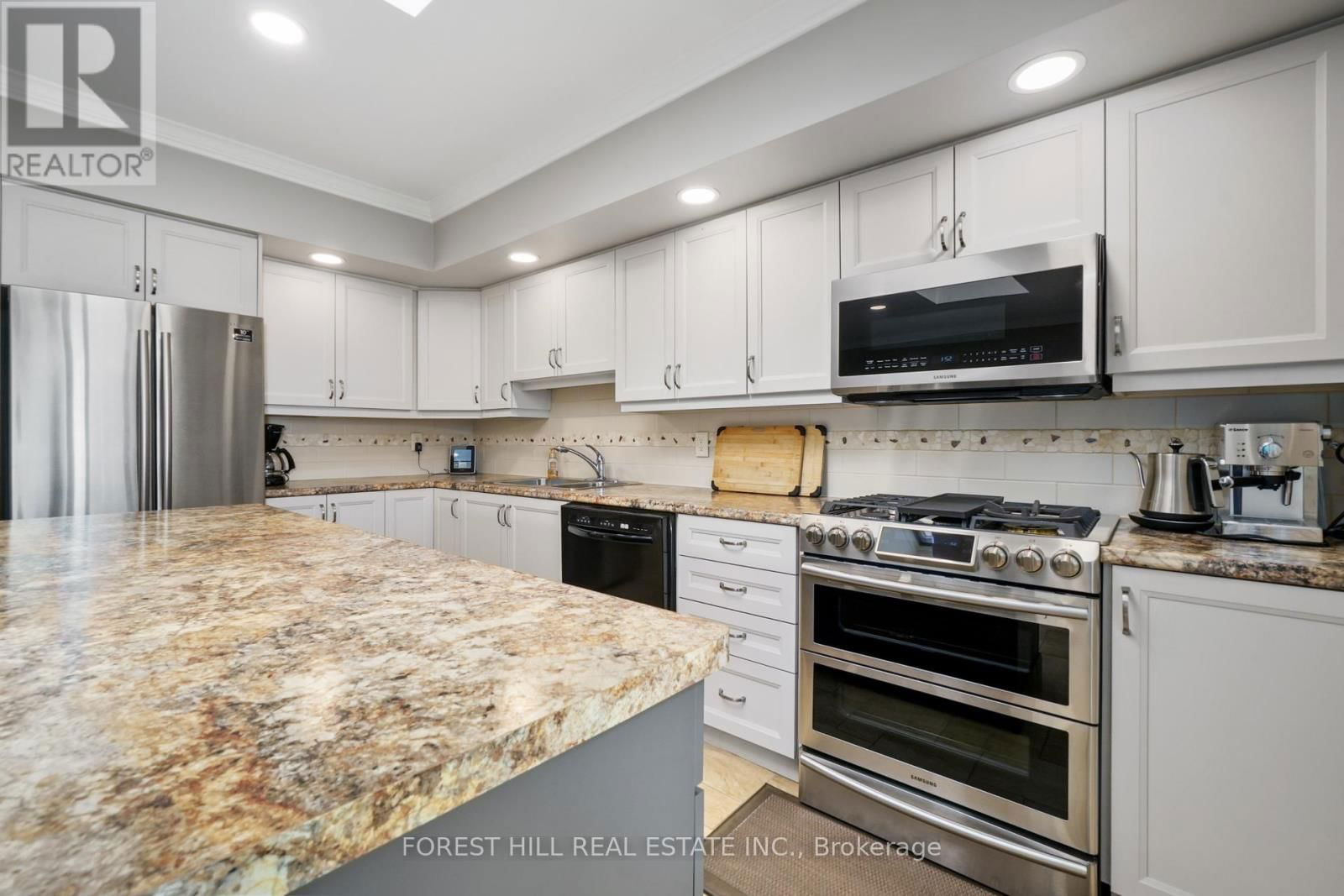 360 FIFE AVENUE Image 12