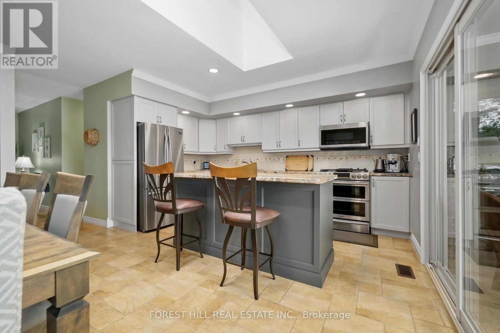 360 FIFE AVENUE Image 14
