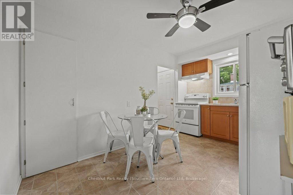 66 JUNE AVENUE Image 15