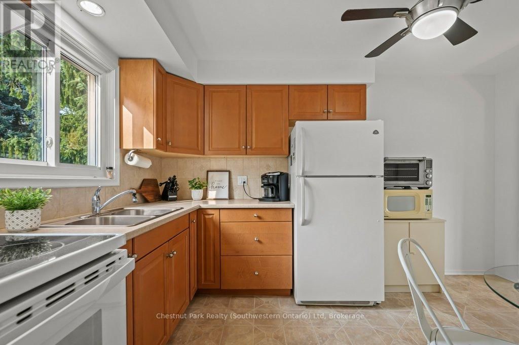 66 JUNE AVENUE Image 18
