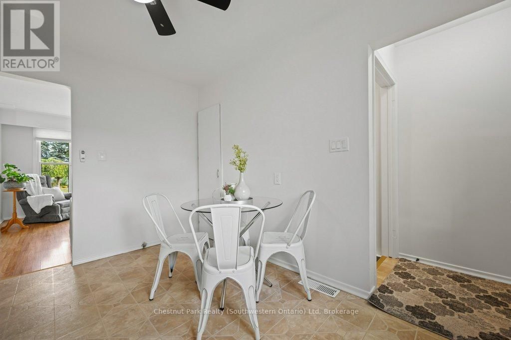 66 JUNE AVENUE Image 19