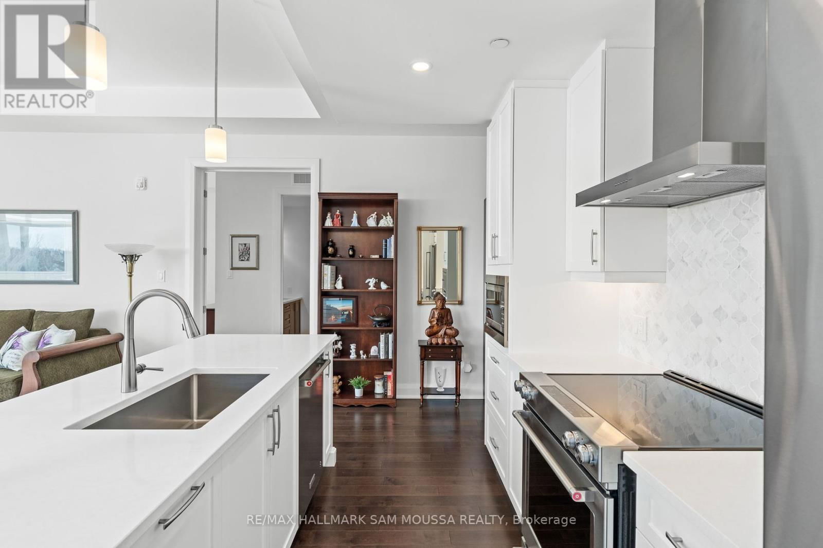 202 - 100 CORTILE PRIVATE Image 15