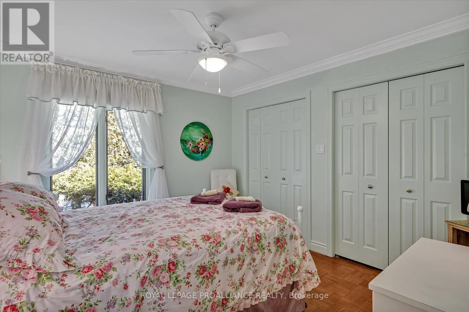 2 PATRICIA PLACE Image 30