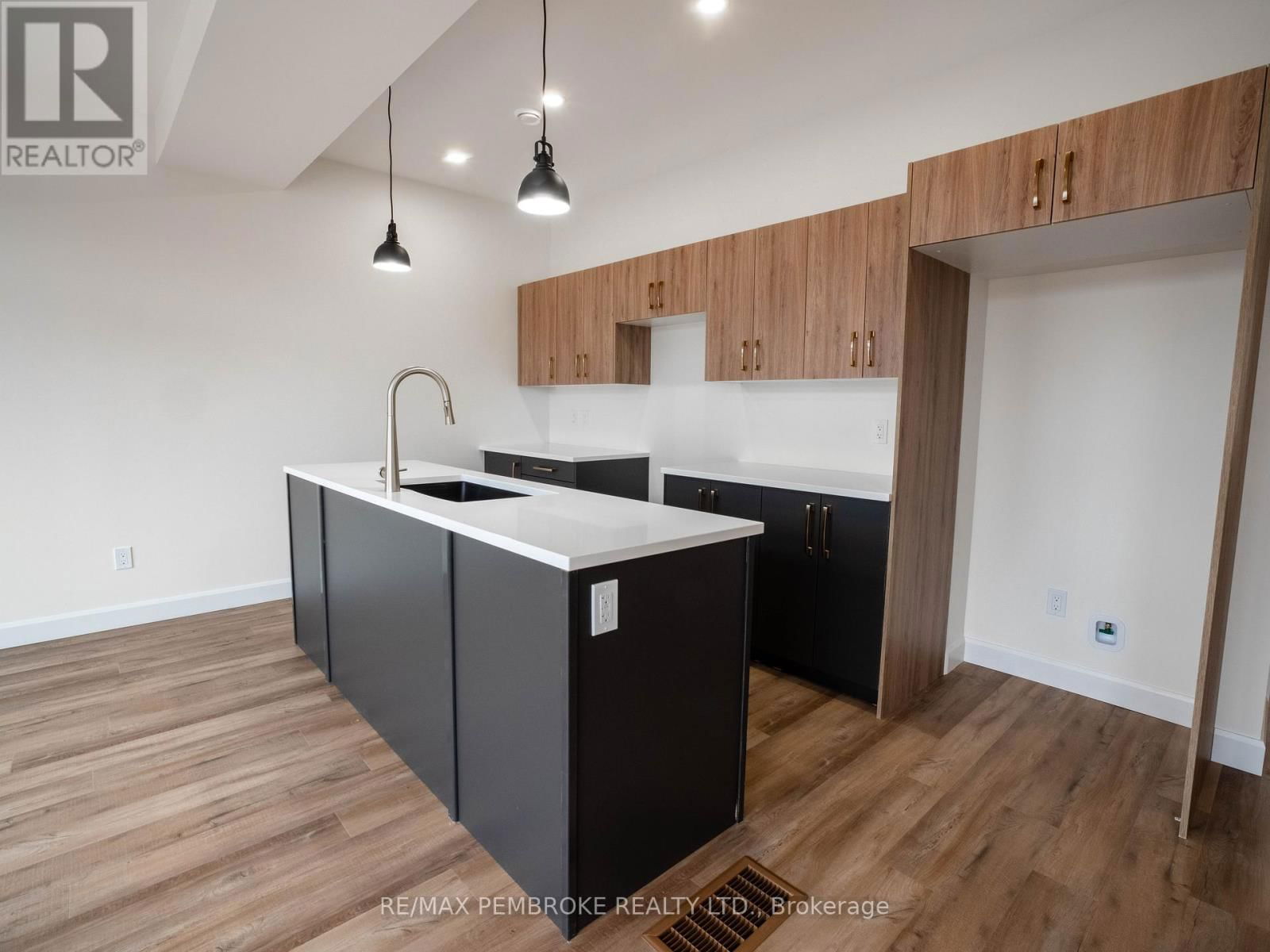 7 NORTHBROOK ROAD Image 11