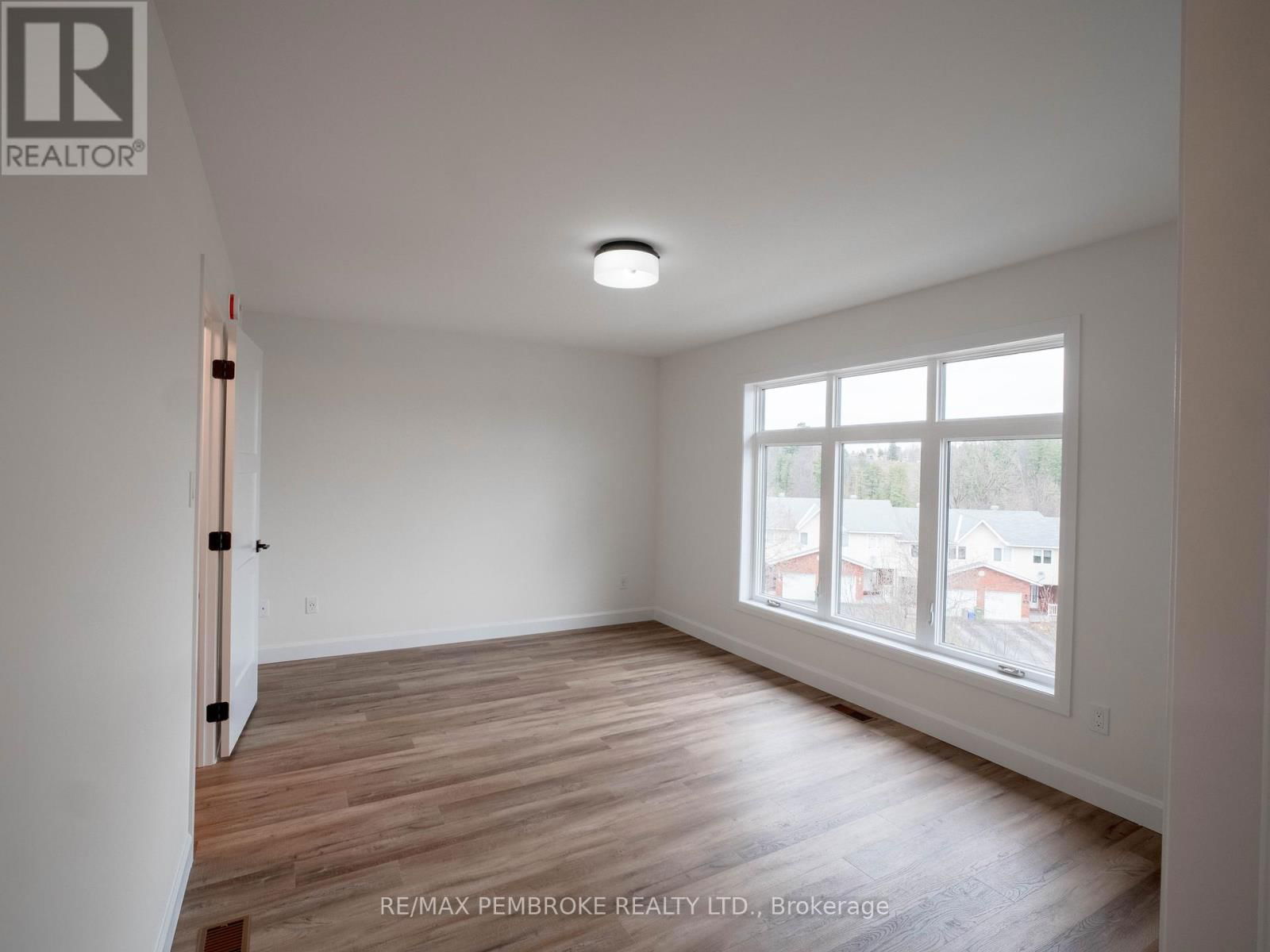 7 NORTHBROOK ROAD Image 24