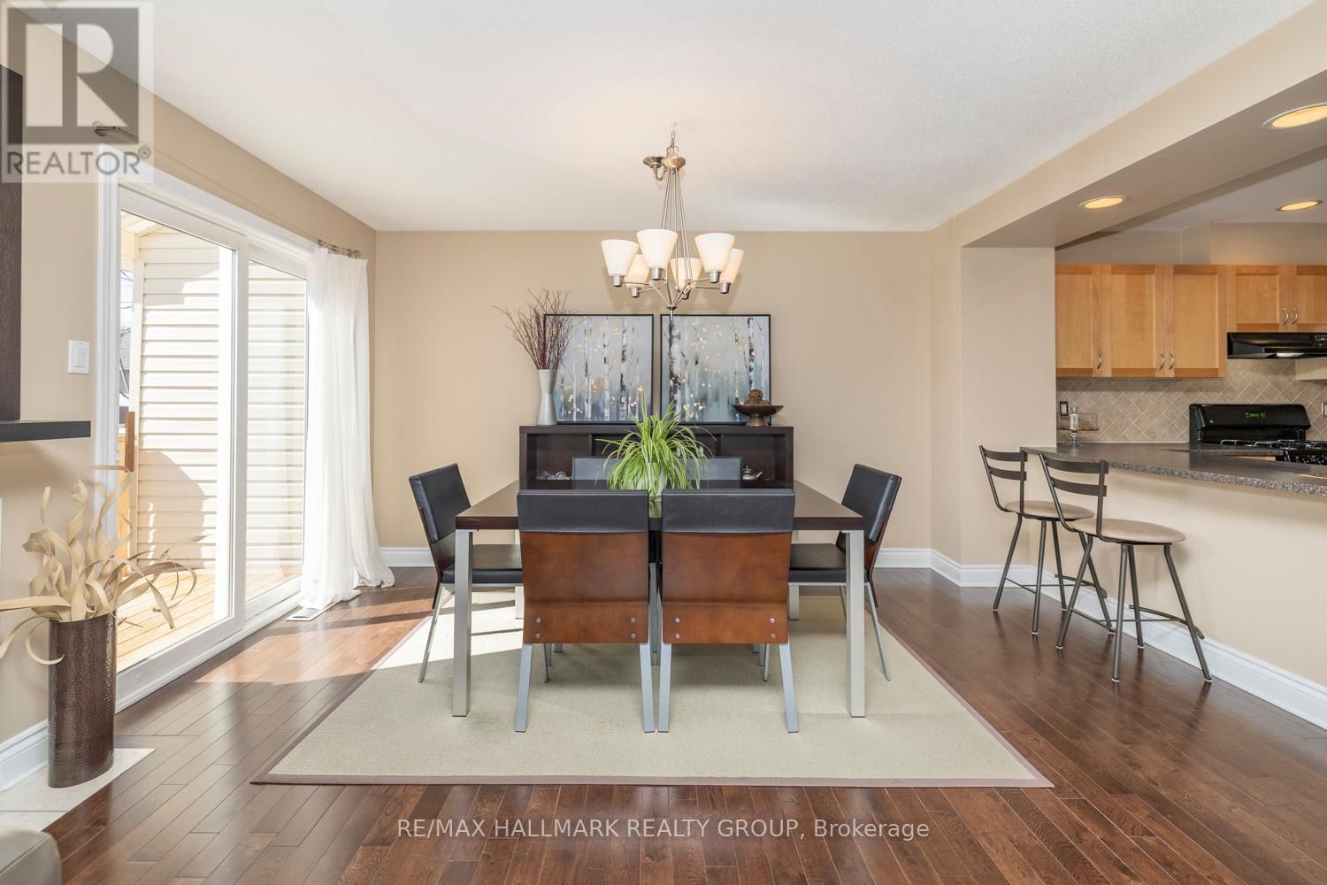 233 SADDLESMITH CIRCLE Image 12