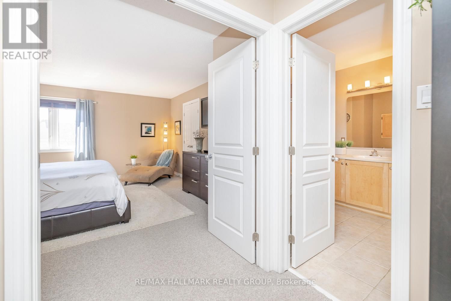 233 SADDLESMITH CIRCLE Image 26