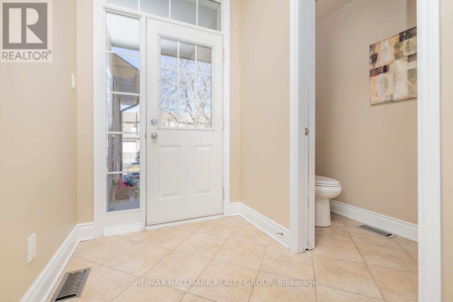 233 SADDLESMITH CIRCLE Image 4