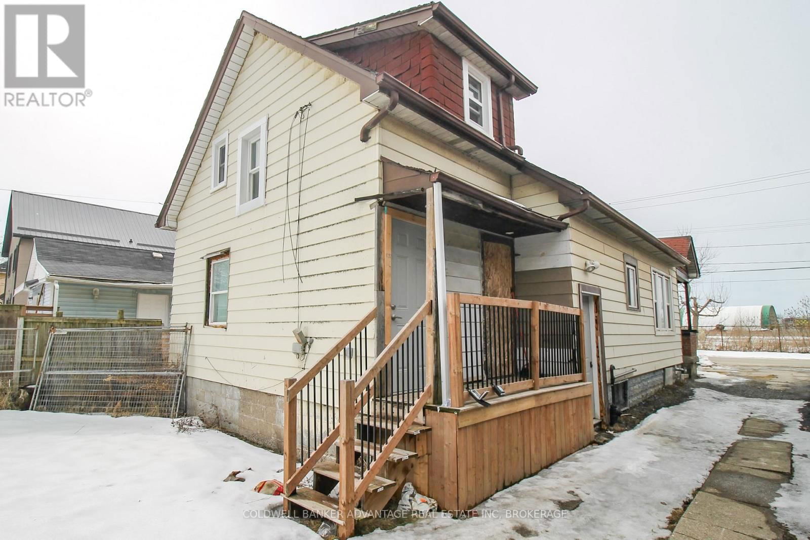 UPPER - 181 WELLAND STREET Image 12
